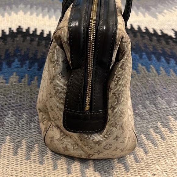 LOUIS VUITTON MINI MONOGRAM JOSEPHINE
PM-100% AUTHENTIC - Picture 3 of 6